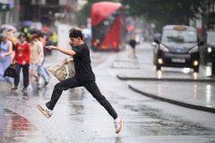 带客户炒股赚钱分成合法吗？